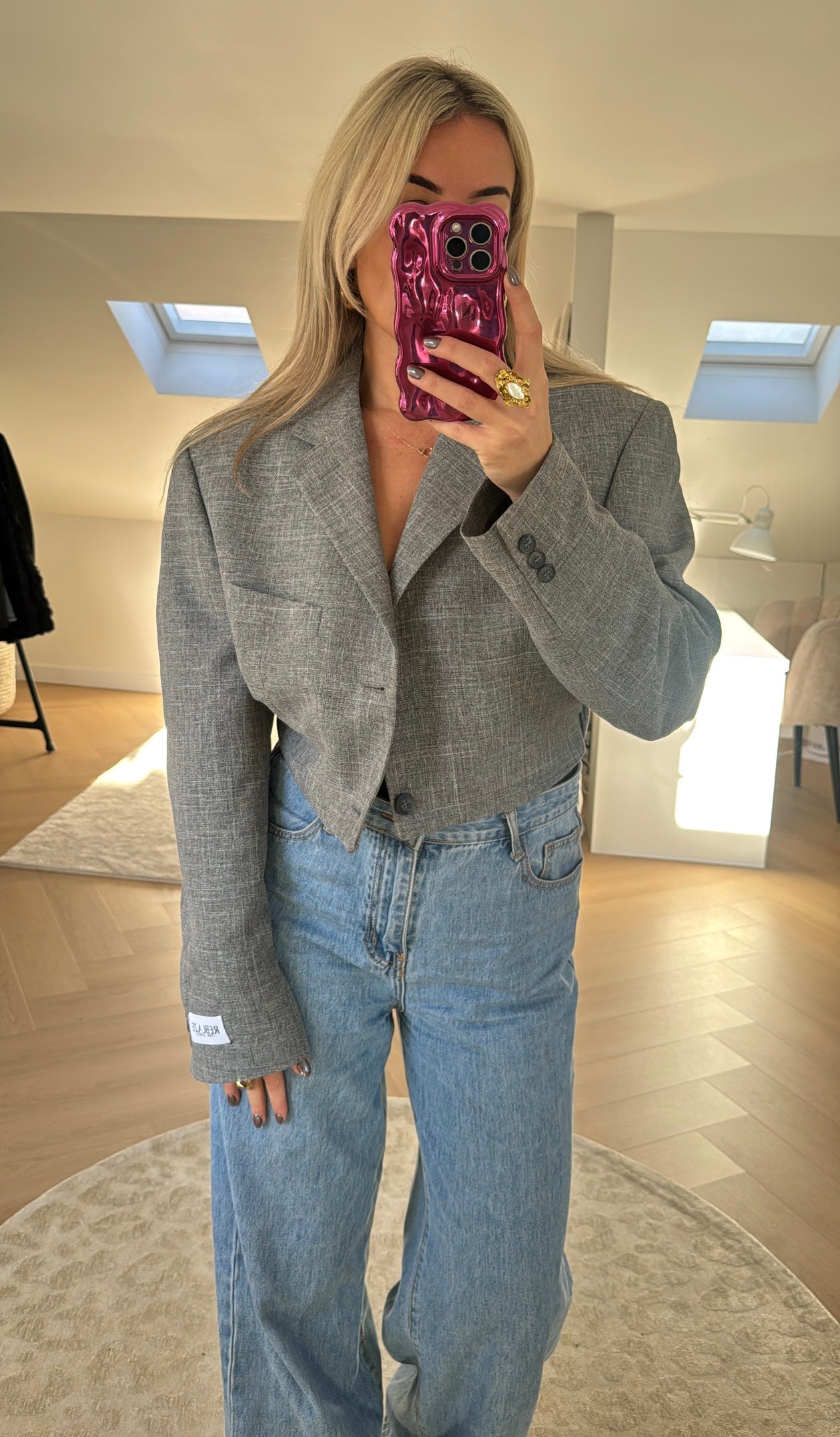 Cropped grey blazer