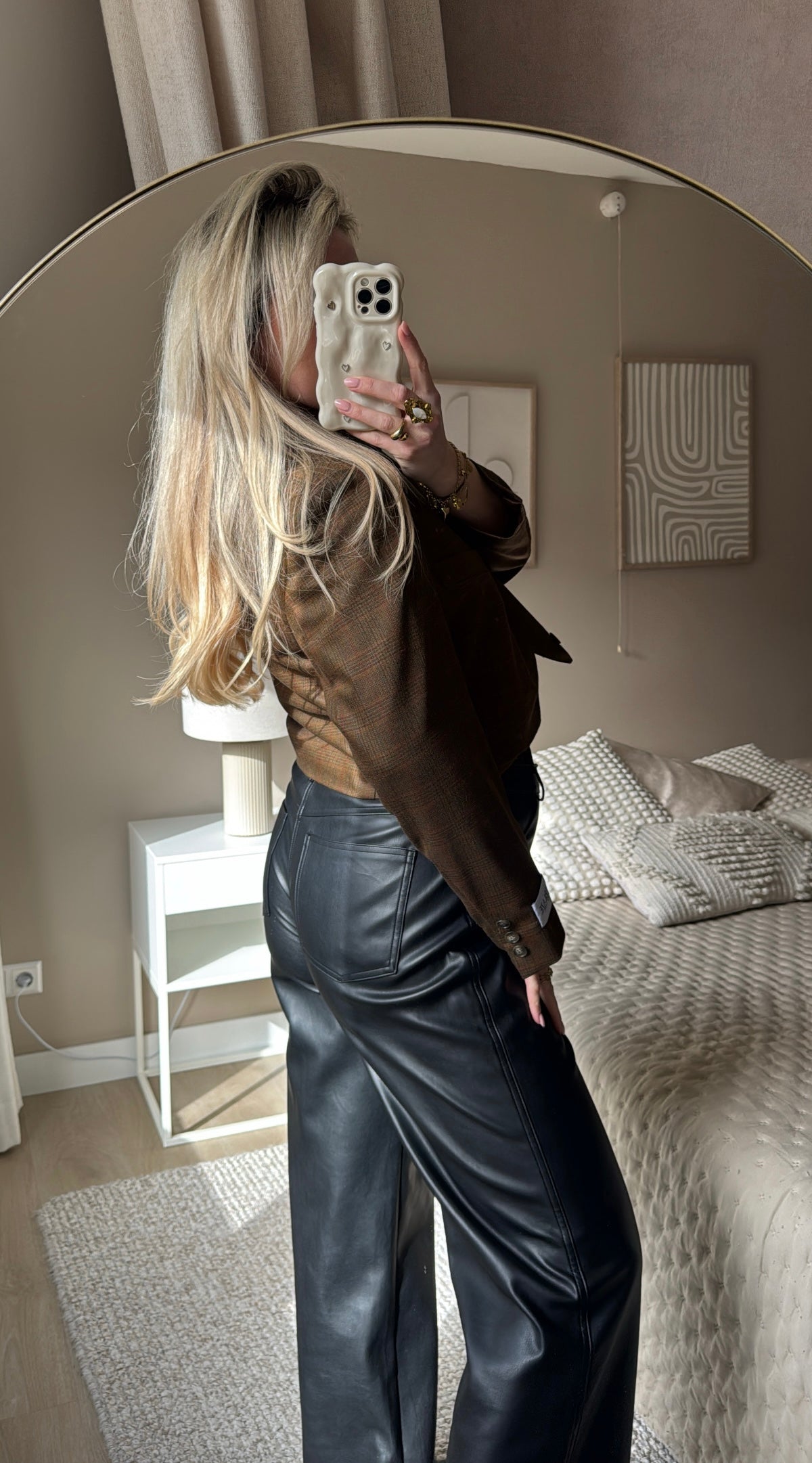 Cropped blazer met piercing