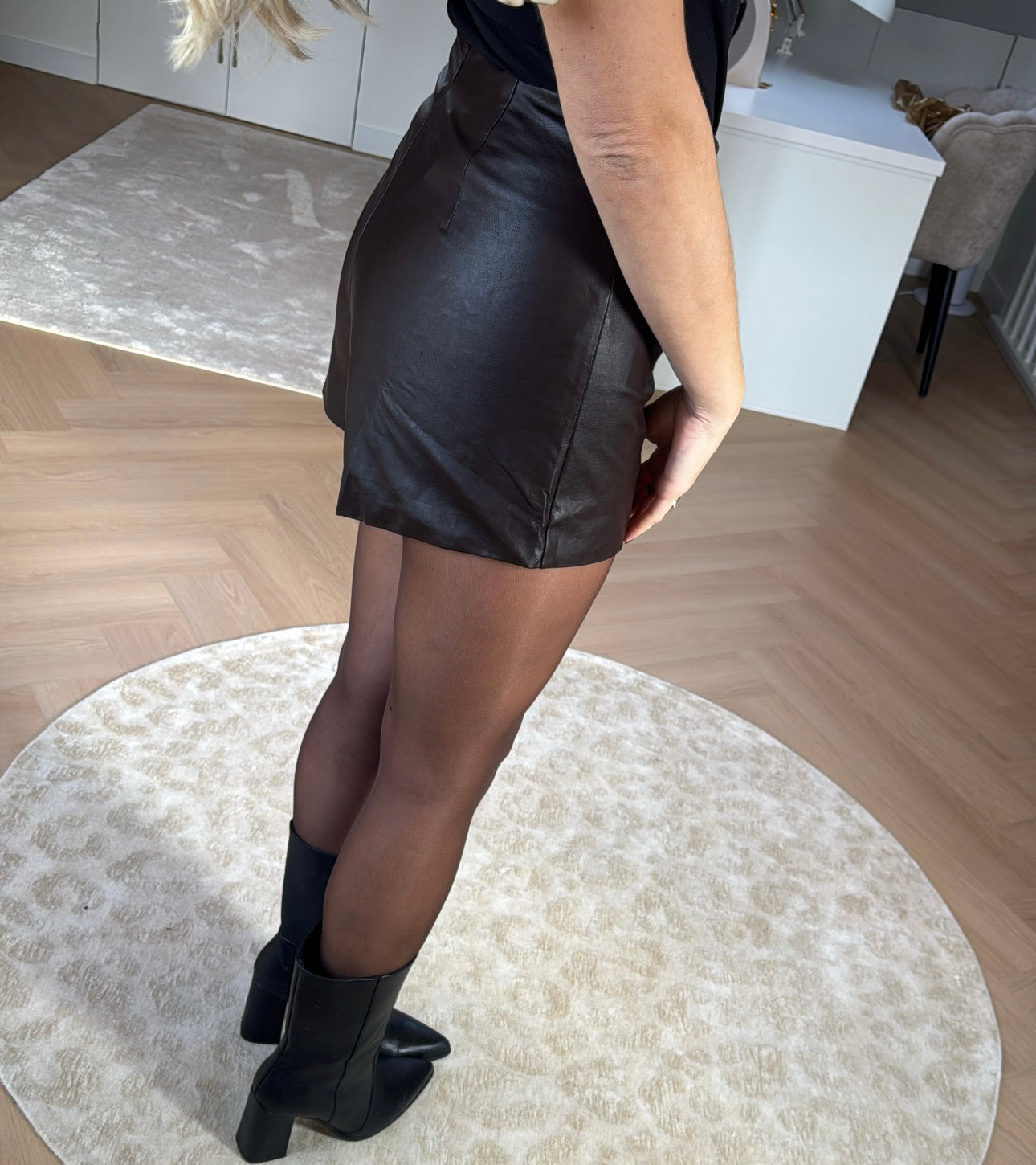 Bruine leren skort