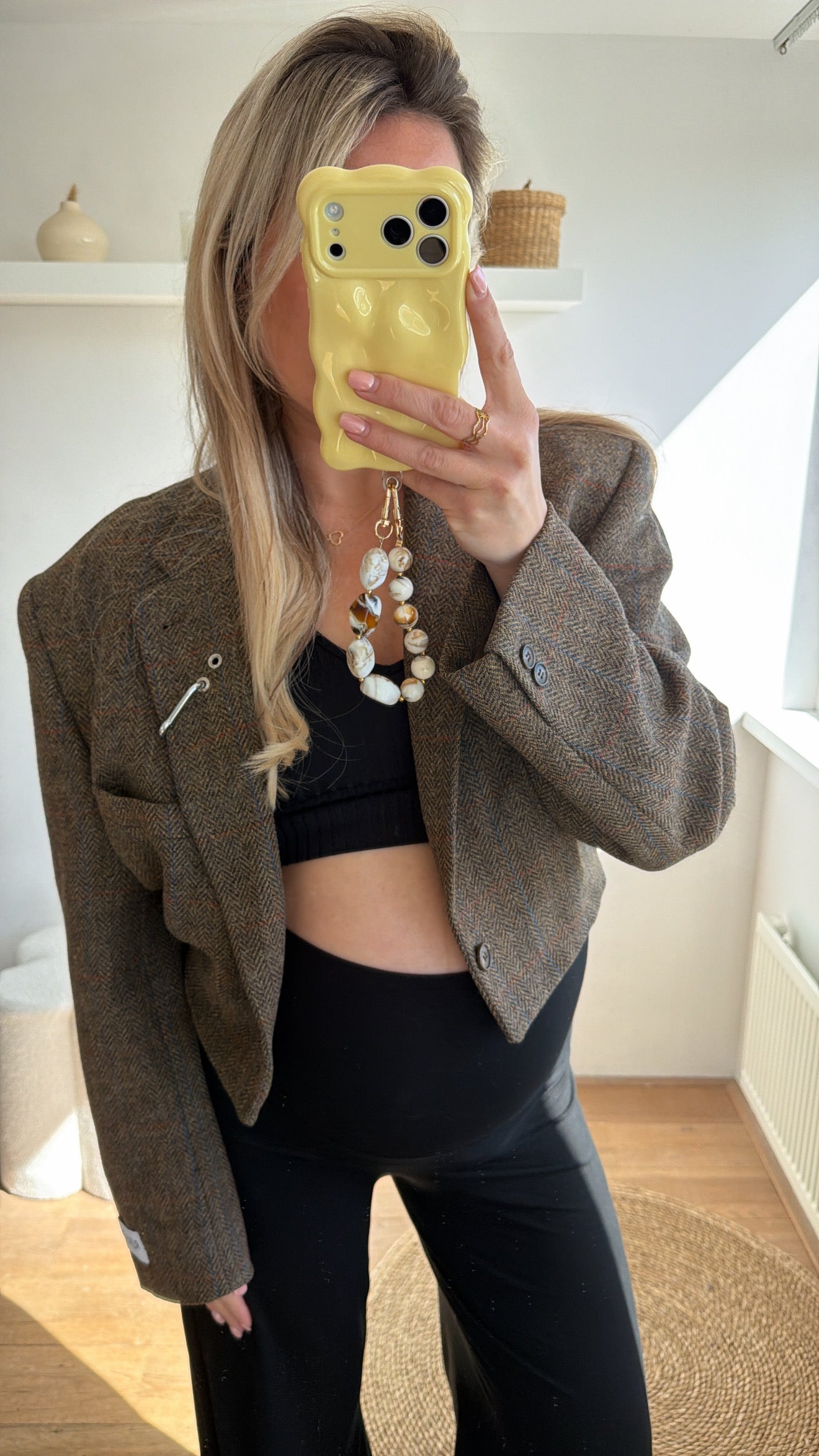Cropped blazer met piercing