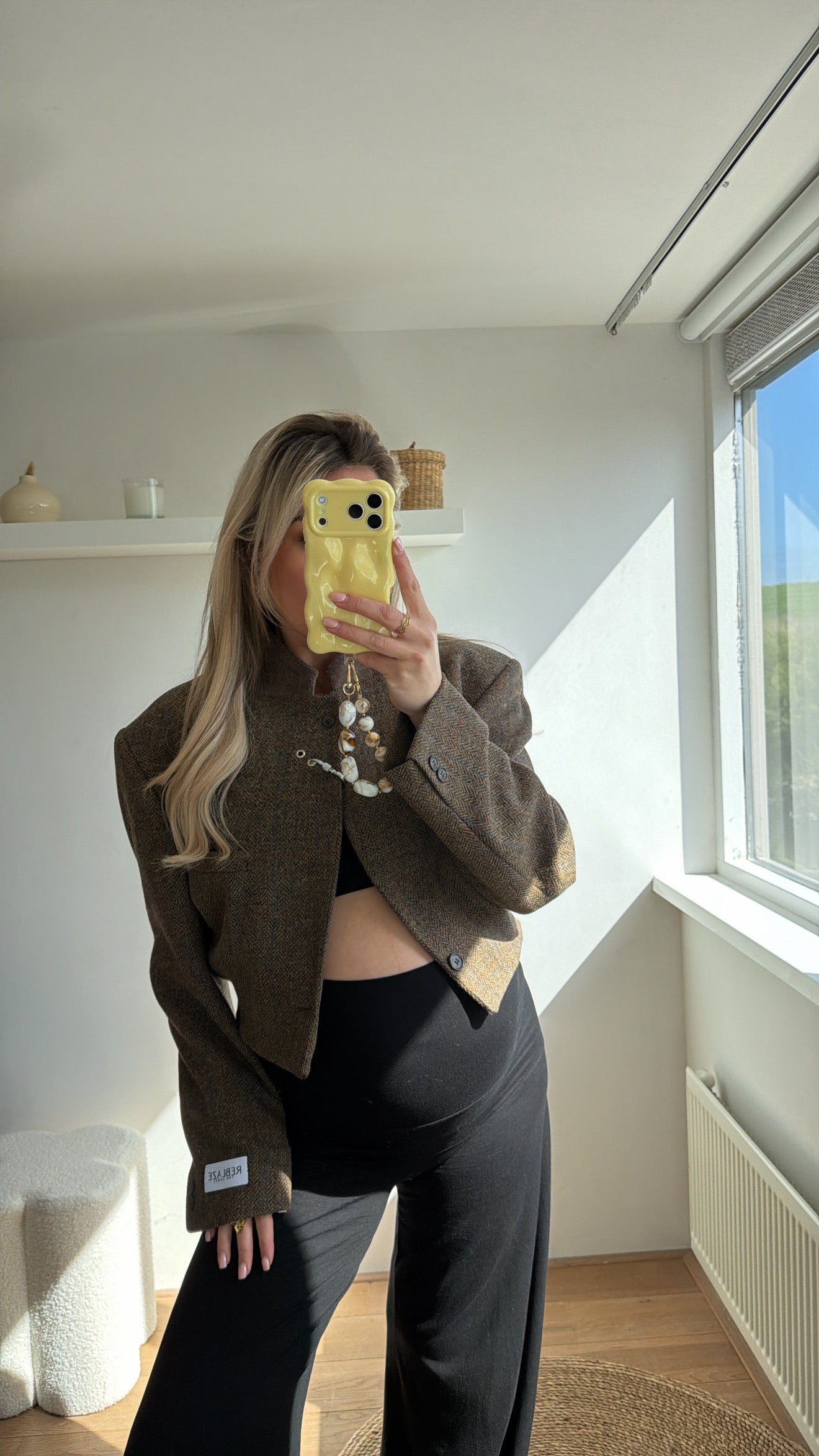Cropped blazer met piercing