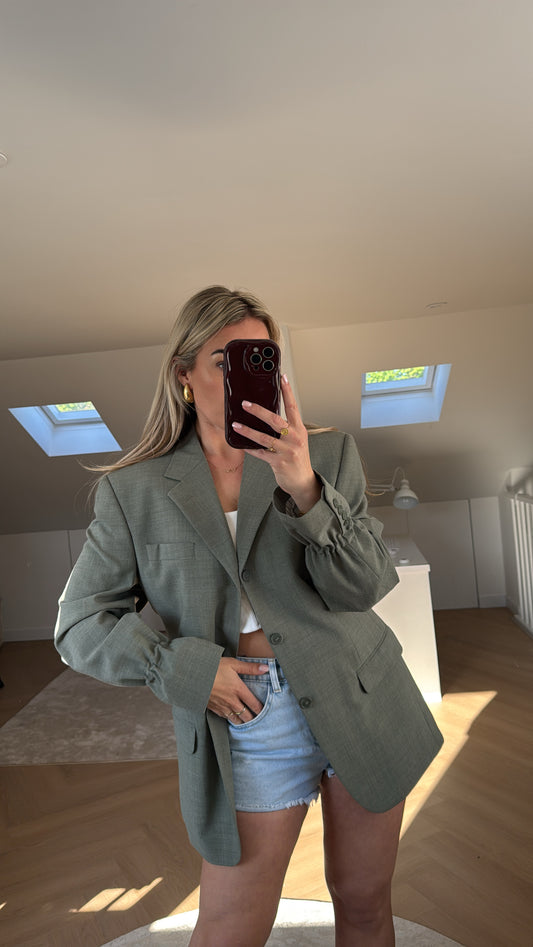 Puck blazer